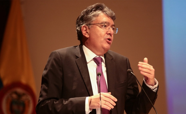 Minhacienda dice que no busca aplausos sino un pa&iacute;s de oportunidades