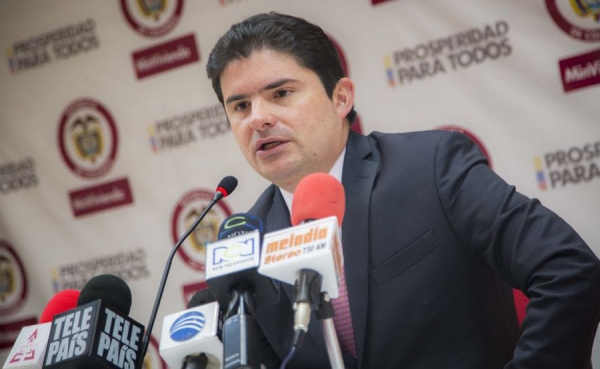 Ministro Henao dice que este es un buen momento para comprar vivienda nueva