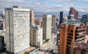 Oferta de oficinas est&aacute; disparada en la capital