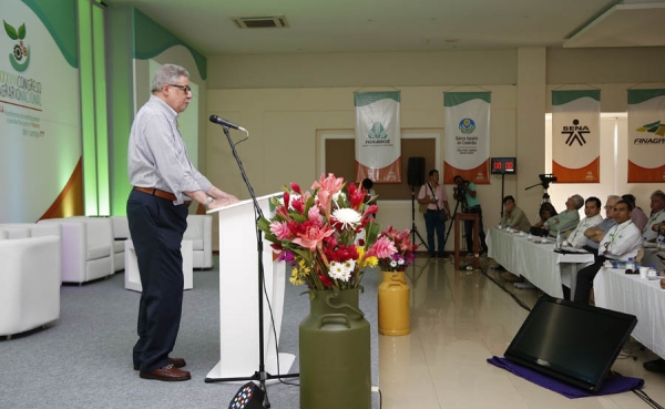 El urbanismo est&aacute; acabando con el campo: SAC