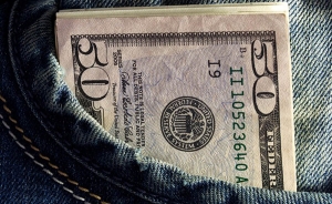 El gasto de los consumidores en EE.UU. se mantuvo sin cambios en abril