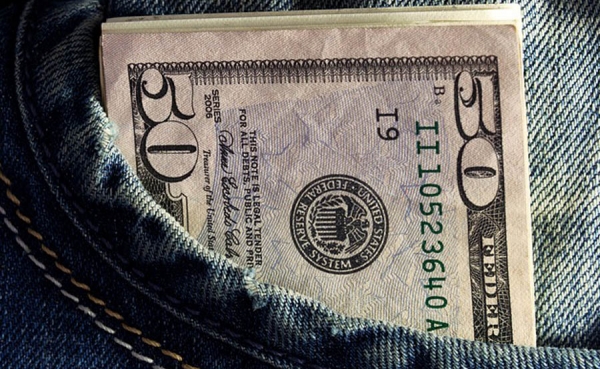 El gasto de los consumidores en EE.UU. se mantuvo sin cambios en abril