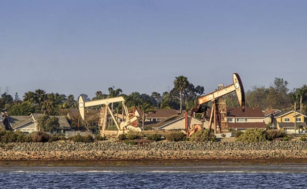 Juristas aseguran que lo peor de la crisis petrolera est&aacute; por venir