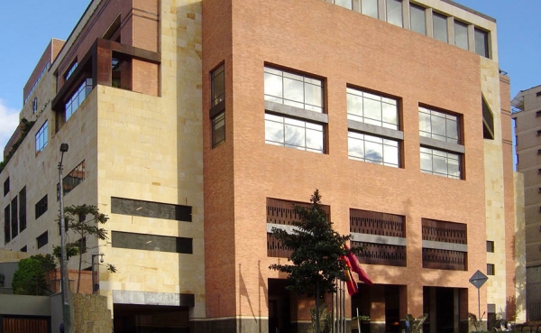 Tributaria es necesaria, pero atacar corrupci&oacute;n es inaplazable: L&oacute;pez Roca