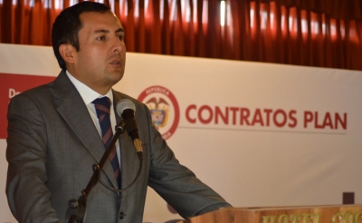 Ca&iacute;da en la renta petrolera castiga a los departamentos: Granados
