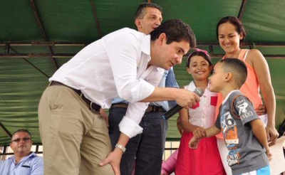 Con asignaci&oacute;n de m&aacute;s de 500 viviendas gratis, Minvivienda culmina exitoso recorrido por Antioquia