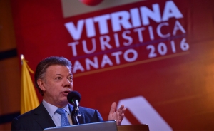 Santos anuncia medidas para estimular al sector tur&iacute;stico