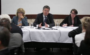 Agencia Francesa de Desarrollo suscribe acuerdo de cr&eacute;dito con Colombia