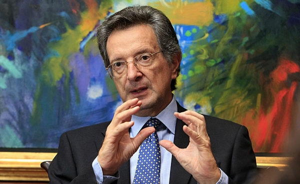 Medicamentos biosimilares siguen frenados por los monopolios: Emilio Sardi