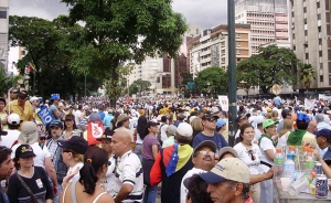 &ldquo;Hermandad binacional no puede caer en las garras de los buitres de la guerra&rdquo;