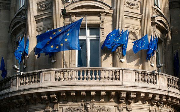 UE amenazada por rezago econ&oacute;mico frente a China y EEUU
