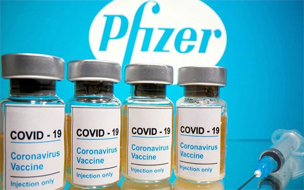 Medio franc&eacute;s revela la presi&oacute;n que sufri&oacute; la UE para aprobar la vacuna Pfizer