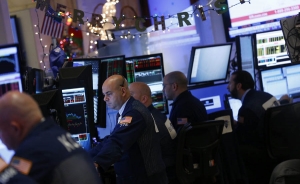 Wall Street sigue con fuertes p&eacute;rdidas y Dow Jones cae 2,19 % a media sesi&oacute;n