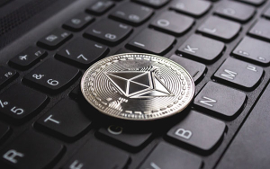 Estudio dice que 78% de colombianos quieren regulaci&oacute;n de las criptomonedas