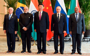 Los BRICS se centrar&aacute;n en los pagos en monedas nacionales en 2024