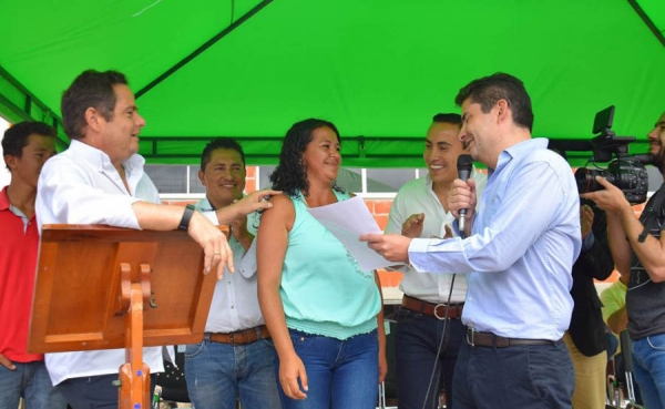 Colombia est&aacute; cerrando un a&ntilde;o exitoso para la vivienda: Henao