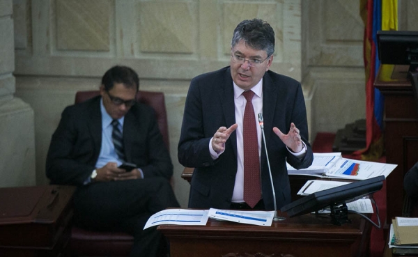 Congreso aprob&oacute; presupuesto general de la naci&oacute;n por $215.9 billones para 2016