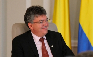 Gobierno present&oacute; la esperada reforma tributaria estructural