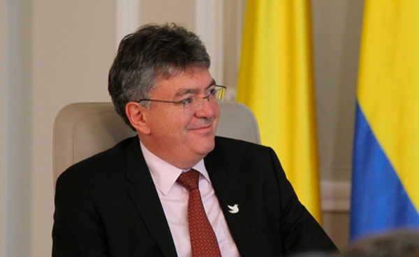 Gobierno present&oacute; la esperada reforma tributaria estructural