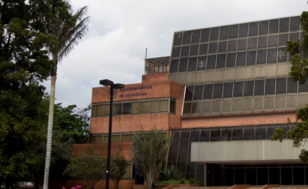 Dos sociedades del sector hidrocarburos admitidas en reorganizaci&oacute;n