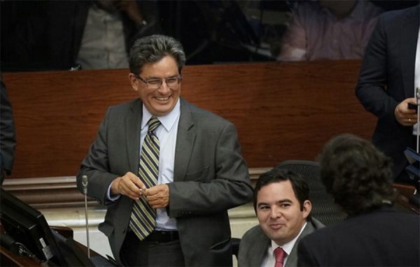 La econom&iacute;a y la pol&iacute;tica