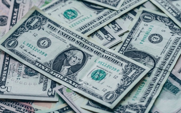 El d&oacute;lar se debilita ante todas las monedas tras elecciones en EEUU