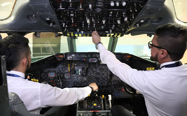 Escasez de pilotos, el mundo necesitar&aacute; 680 mil en 2032