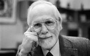 Muere John Bishop quien estudi&oacute; causas gen&eacute;ticas del c&aacute;ncer