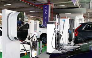 Electrolinera de Enel X en Unicentro, no solo tama&ntilde;o, tambi&eacute;n eficiencia