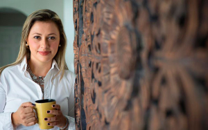 Mar&iacute;a Paula Cardona: Liderazgo Empresarial en el Mes de la Mujer