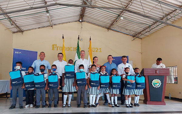 BBVA llev&oacute; benefici&oacute; a m&aacute;s de 368.000 personas con inversi&oacute;n social