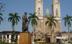 Tributaria estructural s&iacute;, pero para una Colombia diferente y en paz: Botero