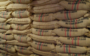 Caf&eacute; y petr&oacute;leo de Colombia en riesgo por aranceles en Estados Unidos